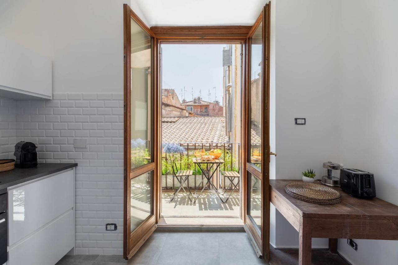 Iflat Pantheon'S Roomy And Friendly Apartment Рим Екстер'єр фото