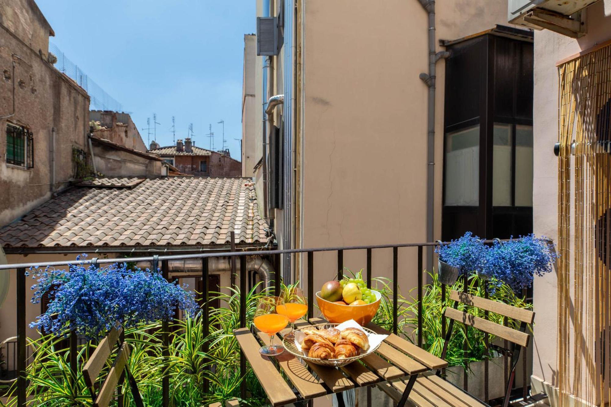 Iflat Pantheon'S Roomy And Friendly Apartment Рим Екстер'єр фото